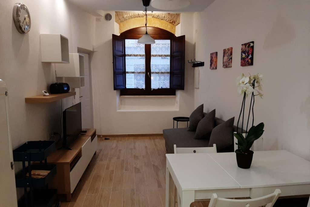 Casetta Alu' - Il Tuo Nido A Stampace Cagliari Buitenkant foto